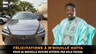 Félicitations à M'Bouillé Koité pour sa nouvelle voiture (Showbiz) Félicitations à M'Bouillé Koité pour sa nouvelle voiture (Showbiz)